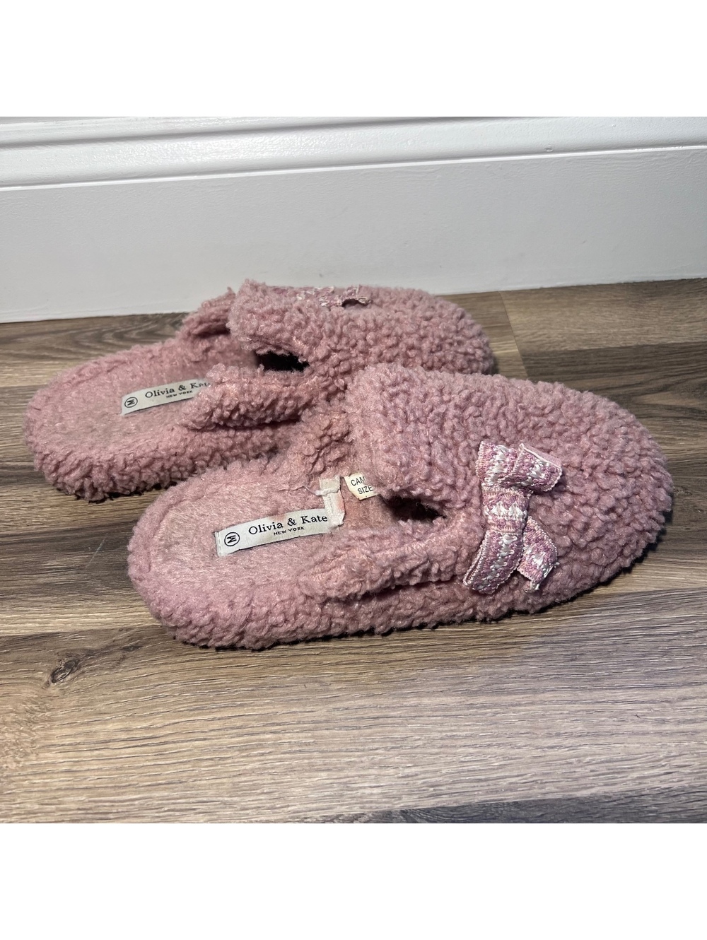 Olivia and Kate, pink fuzzy slippers with bow, women's size M